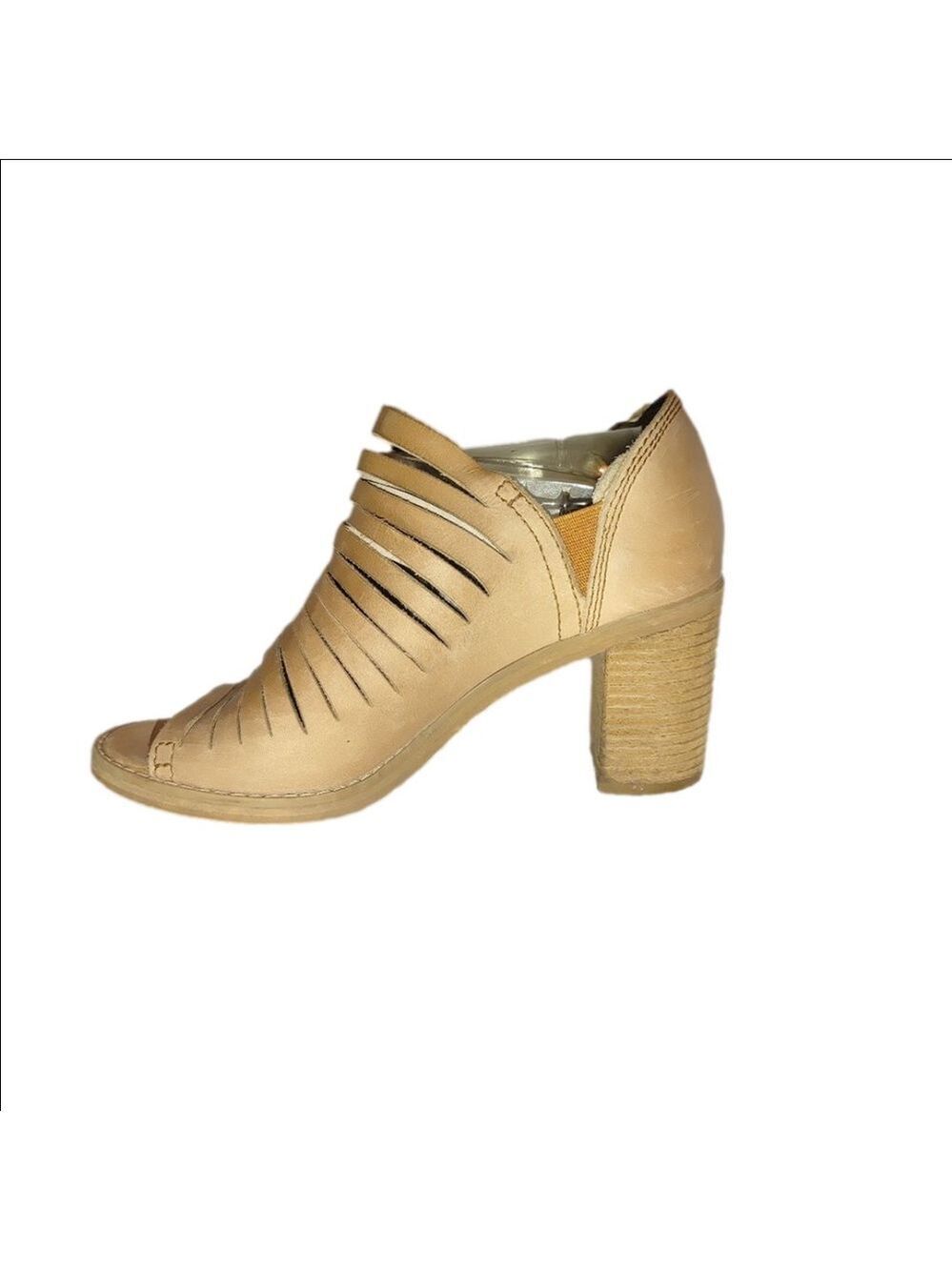 Naughty Monkey "Blind Date" Heeled Sandal Size 7.5